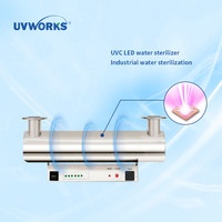 Stérilisateur d'eau industriel UVWORKS 10T/H à LED UVC, qualité alimentaire, réduction de 99,99 % des bactéries, pour la désinfection de l'eau brute.