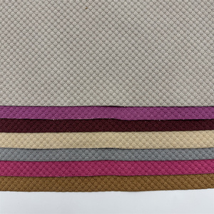 Tissu en cuir PU gaufré matelassé diamanté personnalisé, motif diagonal, faux cuir de designer, vegan, pour artisanat et maroquinerie - Product Image 1