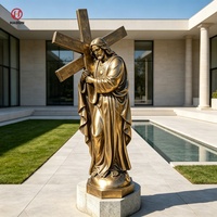 Statue de Jésus en bronze grandeur nature portant la croix, bronze poli, décoration de jardin d'église