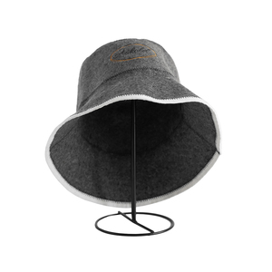Gorro de Sauna de Lana Pura con Sello Bordado en Oro que Hace que el Calor se Sienta como un Recuerdo Lejano - Product Image 5