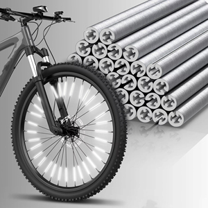 Lot de 12 éclisses de roue étanches à 360°, visibilité optimale, montage facile, couleurs et logo personnalisables - Product Image 1