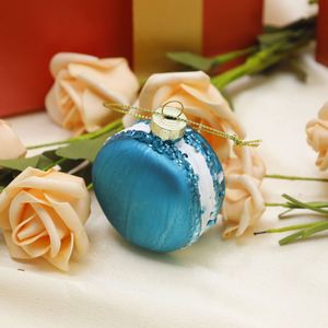 จี้ตกแต่งต้นคริสต์มาสแก้วพิมพ์ลาย UV สีมาการอง ปรับแต่งลวดลายได้ ขนาด 6*6*8 ซม. ยี่ห้อ SY ของตกแต่งคริสต์มาส - Product Image 3