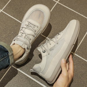 Nouvelles chaussures en mesh rétro pour hommes été 2026 |   Baskets blanches à bout large, tendance, respirantes, chaussures de sport décontractées - Product Image 1