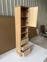 Buffet haut moderne en bois naturel avec 3 tiroirs et une porte plate, grand rangement, armoire en bois de cuisine, 3 étagères intérieures pour salle à manger