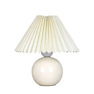Creatieve Geplooide Stof Lampenkap Keramische Tafellamp Meisje Huis Kamer Desk Bedside Decoratieve Led Licht