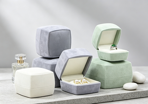 Boîtes à bijoux haut de gamme faites à la main, ensemble complet, enveloppées de tissu en velours, base rigide, combinaison de trois couleurs blanc, gris, vert, magnétiques - Product Image 5