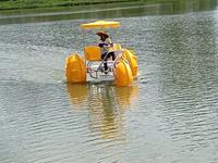 Tricycle aquatique le plus vendu avec 3 grandes roues, pédalo pour adultes certifié CE, capacité de charge de 200 kg, utilisation en extérieur