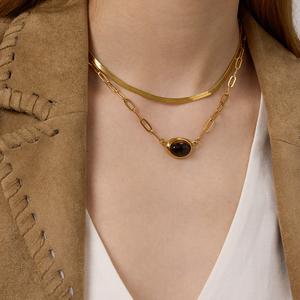 Collar J&D de Acero Inoxidable con Baño de Oro PVD de 18K, Collar Clásico Vintage con Cadena de Clip y Piedra de Ojo de Tigre - Product Image 1