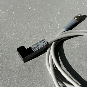 เซ็นเซอร์โฟโตอิเล็<span class=keywords><strong>ก</strong></span>ทริกมาตรวัดด้านหน้าแบบดั้งเดิม Leuze RT 717/2-2,1000 S8สำหรับ<span class=keywords><strong>ก</strong></span>าร<span class=keywords><strong>ก</strong></span>ดพิมพ์700โรแลนด์ - Product Image 5