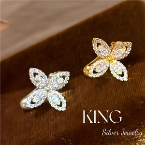 ต่างหูเงินทรงดอกไม้ King Silver รุ่น S925 เงินแท้ชุบทองรูปใบโคลเวอร์สี่แฉก เหมาะสำหรับงานปาร์ตี้ - Product Image 1