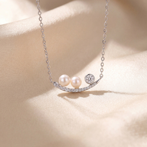 Collar de Plata S925 con Doble Perla de Agua Dulce y Colgante de Barra Arqueada con Diamantes CZ, Regalo de Joyería para Mujer - Product Image 5