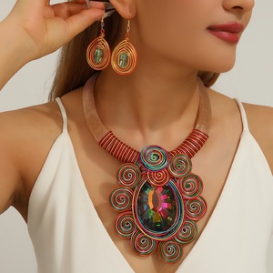 Parure de <span class=keywords><strong>bijoux</strong></span> <span class=keywords><strong>pour</strong></span> <span class=keywords><strong>femme</strong></span>, collier et boucles d'oreilles, style afrocentrique, avec cristaux exagérés, multicolores, en forme de corde et strass volumineux, <span class=keywords><strong>pour</strong></span> <span class=keywords><strong>mariage</strong></span> - Product Image 4