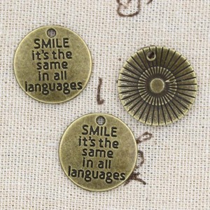 จี้เงินโบราณขนาด20x20มม. ทำด้วยมือแบบทำมือเครื่องประดับทิเบตค้นพบเครื่องรางชุบทอง 'ยิ้ม'-เหมือนกันในทุกภาษา - Product Image 6