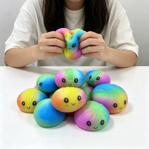 บอตู ขายส่ง ของเล่นบีบสควิชชี่รูปซาลาเปาเรนโบว์นุ่มนิ่ม ของเล่นบีบคลายเครียด - Product Image 4
