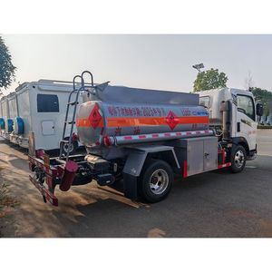 Camion-citerne HOWO 2200L robuste pour le transport de diesel et d'essence, avec émissions et direction personnalisées, camion-citerne à carburant, camion-citerne à huile - Product Image 5