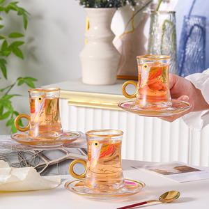 Tasses en verre turques créatives, tasses et soucoupes à thé rouge pour la maison, ensemble de tasses et soucoupes à café en verre plume, tasses à thé de l'après-midi - Product Image 3