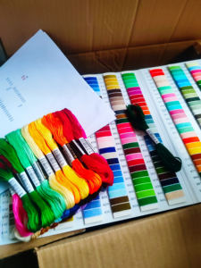 <span class=keywords><strong>Fil</strong></span> à broder en coton écologique DIY de 800 cm, vente en gros directe d'usine, <span class=keywords><strong>pas</strong></span> <span class=keywords><strong>cher</strong></span>, en 447 couleurs pour le point de croix et la broderie - Product Image 5