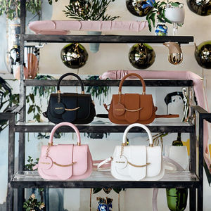 Sacs à bandoulière en cuir PU pour femme, tendance, sacs à main messager avec fermeture à bouton à pompon, vente chaude - Product Image 3