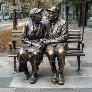 Città Street ornamento di dimensioni reali bronzo <span class=keywords><strong>vecchio</strong></span> uomo <span class=keywords><strong>e</strong></span> donna statue per la vendita - Product Image 2