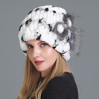 Topi dan Syal Musim Gugur dan Dingin Hangat Tebal Bulu Kelinci Rex Baru Motif Bunga Rubah Rajutan Jacquard Berlapis Ganda dengan Kancing untuk Dewasa.