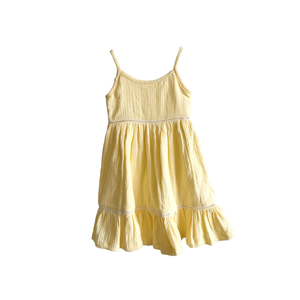 Vestido de tirantes finos de <span class=keywords><strong>gasa</strong></span> orgánica arrugada para niñas, con ribete de encaje amarillo y dobladillo con volantes, ideal para el verano. - Product Image 3
