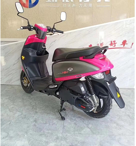 2023 <span class=keywords><strong>moins</strong></span> <span class=keywords><strong>cher</strong></span> <span class=keywords><strong>50cc</strong></span> 110cc <span class=keywords><strong>scooter</strong></span> alimenté au gaz avec pédale pour adultes moto de course - Product Image 4