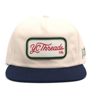 Gorra de béisbol vintage de 5 paneles de alta calidad con parche bordado personalizado y visera plana con cierre a presión - Product Image 3