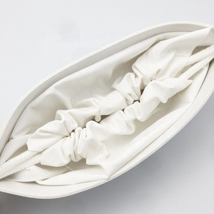 Bán buôn biểu tượng tùy chỉnh mềm <span class=keywords><strong>Sunglass</strong></span> Mang trường hợp thiết lập da trắng kính trường hợp với chất liệu sắt <span class=keywords><strong>Pouch</strong></span> cho kính mát - Product Image 5