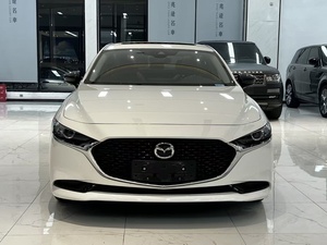 มาสด้า 3 ปี 2022 เครื่องยนต์ 2.0 ลิตร เกียร์อัตโนมัติ รุ่น Elegant Black Edition พวงมาลัยซ้าย มาตรฐานยูโร 6 ขับเคลื่อนล้อหน้า รถซีดาน สำหรับส่งออก - Product Image 1