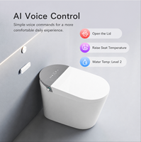 Toilette intelligente moderne de luxe à poser au sol avec réservoir intégré, ouverture automatique du couvercle et capteur de pied