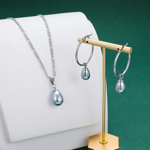<span class=keywords><strong>Pendientes</strong></span> Chapados en Oro, Collar <span class=keywords><strong>de</strong></span> Acero Inoxidable, Juego <span class=keywords><strong>de</strong></span> Joyería <span class=keywords><strong>de</strong></span> Lujo para Novia con Madreperla, Joyería para Mujer al por Mayor - Product Image 1