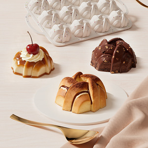 Molde de Silicona para Hornear Muffins de 12 Cavidades - Grado Alimenticio, Antiadherente y Fácil de Desmoldar, Ideal para Cupcakes y Postres Caseros - Product Image 3