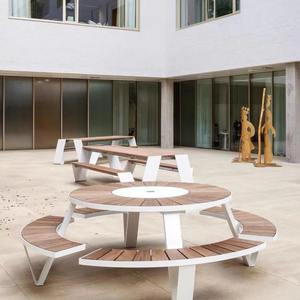 Conjunto de Mesa de Picnic Redonda para Exteriores con Asientos de Madera y Marco Blanco para Jardín o Patio, Diseño Impermeable y Duradero - Product Image 2