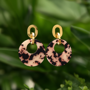 Pendientes de Moda con Diseño de Concha de Tortuga, Acrílico, Chapado en Oro, Acero Inoxidable 316L, Sostenibles y Resistentes - Product Image 3
