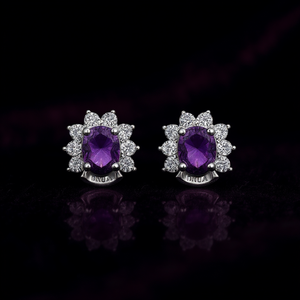 Boucles d'oreilles clous classiques en pierre précieuse violette, argent 925, avec accent diamant taille brillant, sertissage griffe, motif floral, pour femme, usage quotidien - Product Image 2