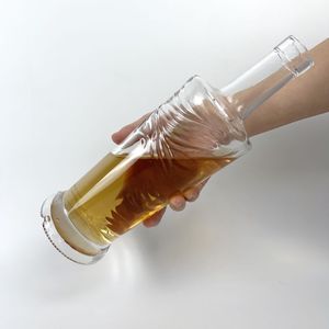 Botella de licor de vidrio con patrón tallado de base pesada con cuello largo botella de vino de vidrio de 750ml - Product Image 3