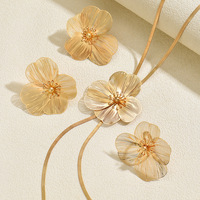 Parure de collier et boucles d'oreilles en cuivre de style cour européenne et américaine, avec pétale floral, et bague polyvalente haut de gamme – Vente en gros