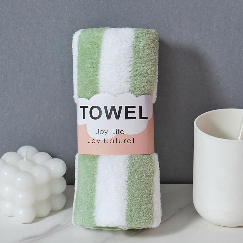 สีเขียว