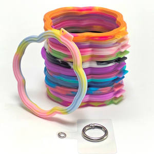 Accesorios de moda europea americana Cross-Border Hot European American Style Pulsera de silicona Llavero Squeeze Toys - Product Image 1