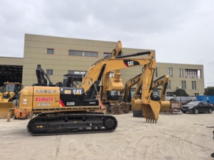 รถขุดตีนตะขาบไฮดรอลิก Caterpillar CAT 320D มือสอง สภาพเดิม 20 ตัน เครื่องจักรสำหรับงานก่อสร้างและขุดดิน - Product Image 4