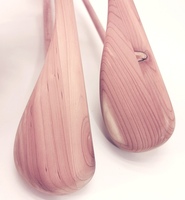 Cintre en bois de cèdre aromatique naturel personnalisé pour vêtements cintre hijab épaule large
