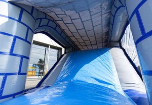Château gonflable médiéval avec toboggan et trampoline, en PVC certifié EN14960, sécurité intégrale, pour extérieur, avec obstacles - Product Image 4