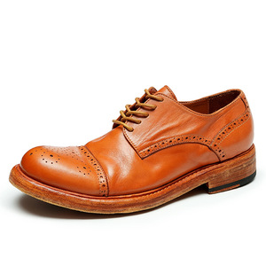 Chaussures en cuir formelles pour hommes à bout large, semelle Goodyear britannique embossée faite à la main, chaussures haut de gamme pour hommes - Product Image 1