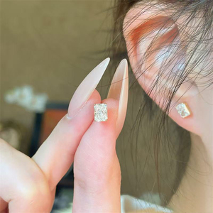 Nuevos Pendientes Minimalistas de Diamantes Cultivados en Laboratorio, Oro Amarillo de 18K, Diseño de Cubo de Azúcar, Joyería Fina para Mujer - Product Image 4
