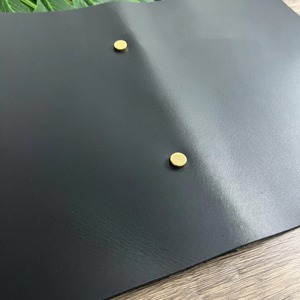 Folio de Menú Promocional de Cuero Genuino A5, Duradero, con Logotipo Grabado, Encuadernación con Tornillos, para Restaurantes y Eventos - Product Image 3