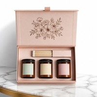 Boîte cadeau magnétique personnalisée en carton rigide avec insert floqué pour bougie en pot et collection de fagots