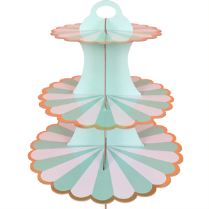 Support à gâteau écologique à trois niveaux avec finition bronzée, idéal pour les anniversaires et les mariages – Vente en gros à prix abordable - Product Image 5