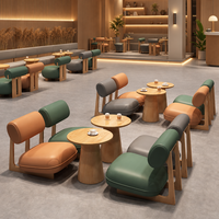 Ensemble de fauteuils et table de café, fauteuil rembourré, table sur piétement conique, banc à panneaux pour salle à manger, cour de café et bistrot loft