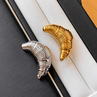 2024 nouvelle mode laiton plaqué or tridimensionnel corne de vache broche bijoux accessoires personnalisés
