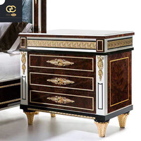 Lit de Luxe Classique en Bois Massif pour Chambre Parentale, Design Créatif à Dossier Haut Doré, Ensemble Complet pour Chambre Principale